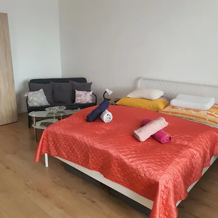Cozy With Private Kitchen And Balcony Bratislava